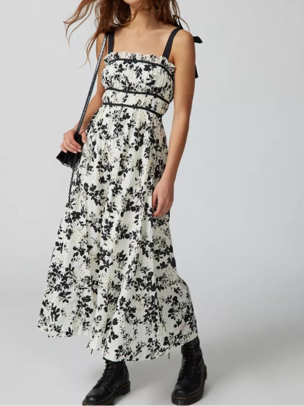 En Saison Vivi Eyelet Floral Midi Dress
P6